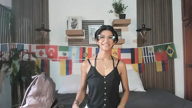 Snapshot of Evaa_campbell chatting on 4, 7, 2026 Evaa campbell online show from 4, 7, 2026