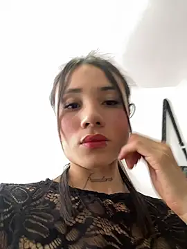 MiaIssaza online show from 7, 8, 2026