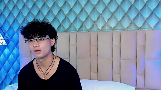 Sofia-Ethan online show from 10, 6, 2026