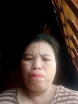 Snapshot of -Yeyi- chatting on 17, 5, 2026 -Yeyi- online show from 17, 5, 2026