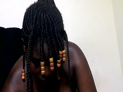 Snapshot of MoonlighMaya chatting on 18, 6, 2026 MoonlighMaya online show from 18, 6, 2026