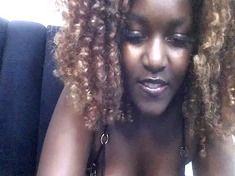 Snapshot of MoonlighMaya chatting on 23, 7, 2026 MoonlighMaya online show from 23, 7, 2026