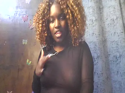 Snapshot of MoonlighMaya chatting on 27, 7, 2026 MoonlighMaya online show from 27, 7, 2026