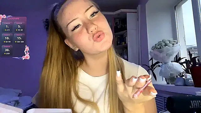 Lisi Kiss  online show from 30, 6, 2026