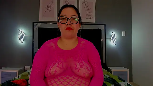 Snapshot of zoe_curvyy chatting on 12, 6, 2026 zoe curvyy online show from 12, 6, 2026