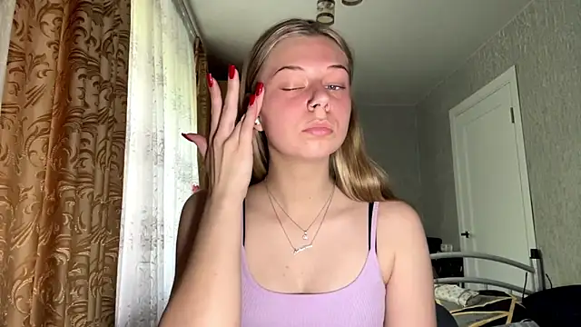 Snapshot of HoneysPiee chatting on 10, 6, 2026 HoneysPiee online show from 10, 6, 2026