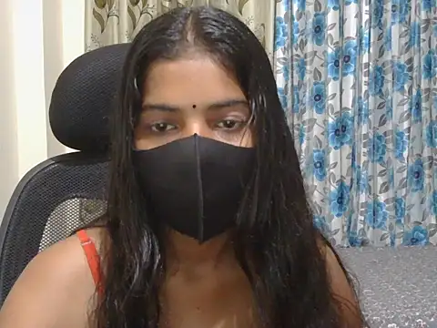 Snapshot of hoty-pihu chatting on 19, 5, 2026 hoty-pihu online show from 19, 5, 2026