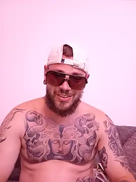 Snapshot of boXXXeur chatting on 4, 8, 2026 boXXXeur online show from 4, 8, 2026