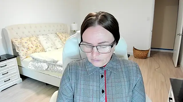 Snapshot of Vika73 chatting on 13, 9, 2025 Vika73 online show from 13, 9, 2025