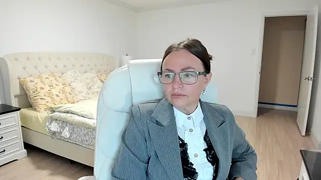 Snapshot of Vika73 chatting on 20, 9, 2025 Vika73 online show from 20, 9, 2025