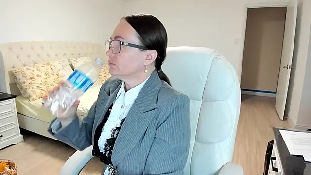 Snapshot of Vika73 chatting on 22, 9, 2025 Vika73 online show from 22, 9, 2025