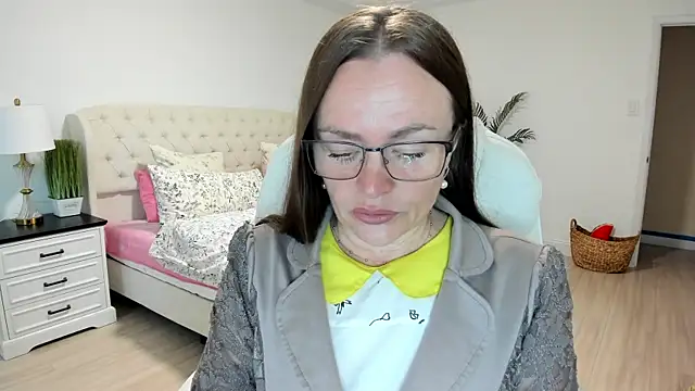 Snapshot of Vika73 chatting on 25, 9, 2025 Vika73 online show from 25, 9, 2025