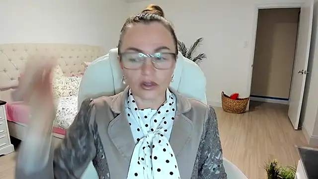 Snapshot of Vika73 chatting on 26, 9, 2025 Vika73 online show from 26, 9, 2025