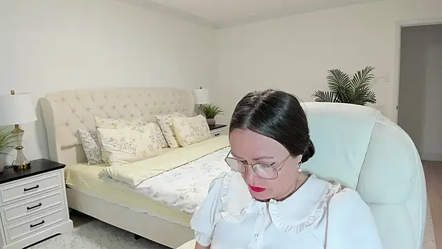 Snapshot of Vika73 chatting on 23, 4, 2026 Vika73 online show from 23, 4, 2026