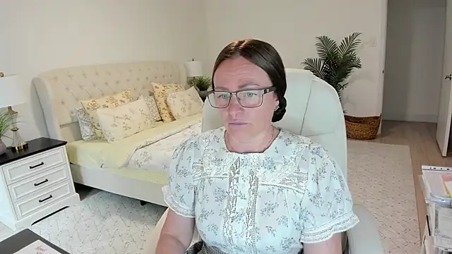 Snapshot of Vika73 chatting on 11, 5, 2026 Vika73 online show from 11, 5, 2026