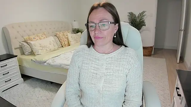 Snapshot of Vika73 chatting on 19, 5, 2026 Vika73 online show from 19, 5, 2026