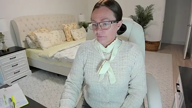 Snapshot of Vika73 chatting on 20, 5, 2026 Vika73 online show from 20, 5, 2026