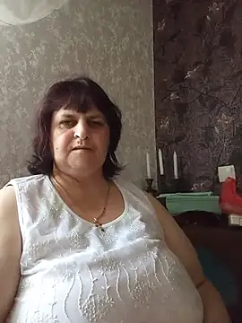 Snapshot of LisichkaOksana chatting on 5, 6, 2026 LisichkaOksana online show from 5, 6, 2026