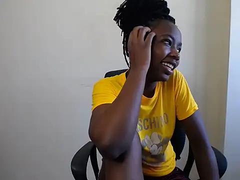 PinkCoochie02 online show from 17, 6, 2026