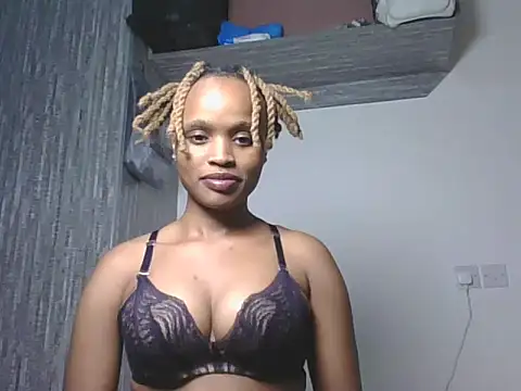 Snapshot of Tempting_Ebony chatting on 25, 6, 2026 Tempting Ebony online show from 25, 6, 2026