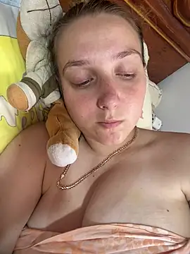 Snapshot of Loulou_fck chatting on 4, 7, 2026 Loulou fck online show from 4, 7, 2026