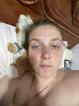 Snapshot of Loulou_fck chatting on 9, 7, 2026 Loulou fck online show from 9, 7, 2026