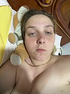 Snapshot of Loulou_fck chatting on 10, 7, 2026 Loulou fck online show from 10, 7, 2026