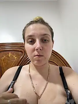 Snapshot of Loulou_fck chatting on 22, 7, 2026 Loulou fck online show from 22, 7, 2026