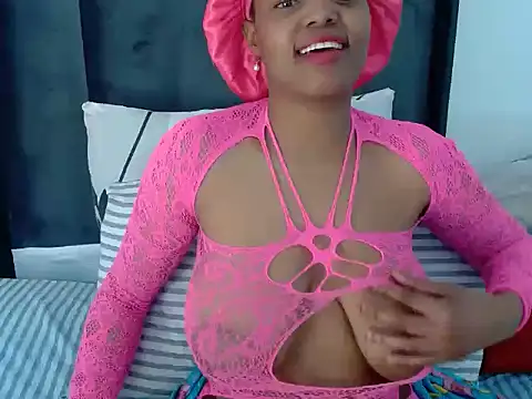HugeMelons11 online show from 25, 6, 2026