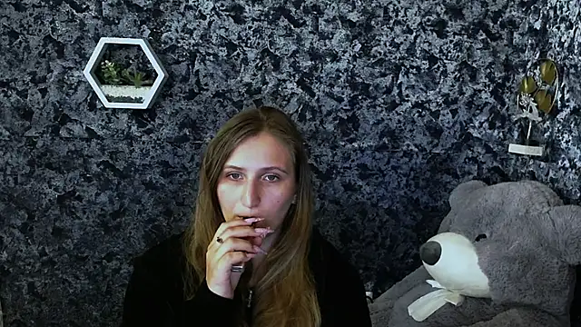 Jenny smille  online show from 5, 6, 2026