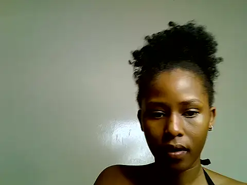 Snapshot of Sexy_strawberina chatting on 1, 7, 2026 Sexy strawberina online show from 1, 7, 2026