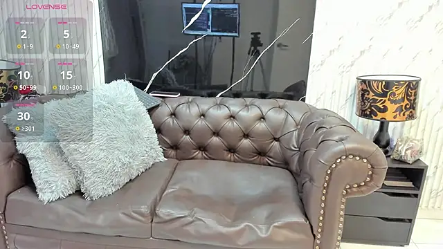 OliviaWilliamm online show from 8, 7, 2026