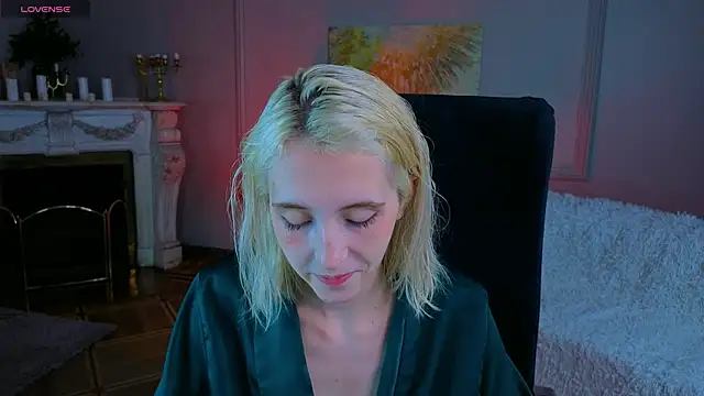 Snapshot of Elen__Moore chatting on 25, 6, 2026 Elen Moore online show from 25, 6, 2026