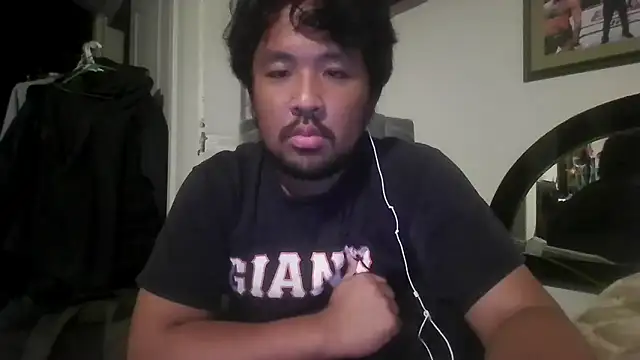 Snapshot of bigasianloads32 chatting on 19, 5, 2026 bigasianloads32 online show from 19, 5, 2026