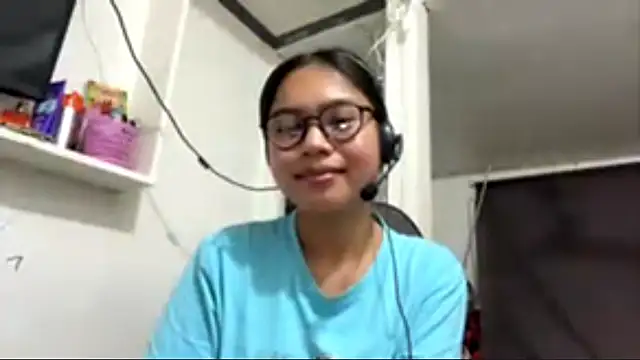Snapshot of SalleyRoloff chatting on 2, 6, 2026 SalleyRoloff online show from 2, 6, 2026
