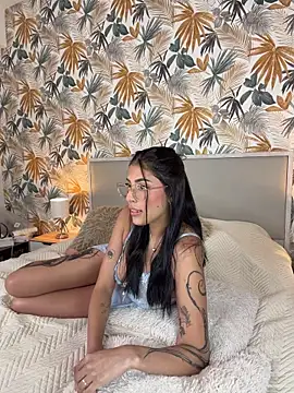 Snapshot of ChloeBellucci chatting on 15, 6, 2026 ChloeBellucci online show from 15, 6, 2026