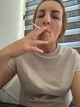 Snapshot of Hot-Milf4U chatting on 4, 6, 2026 Hot-Milf4U online show from 4, 6, 2026