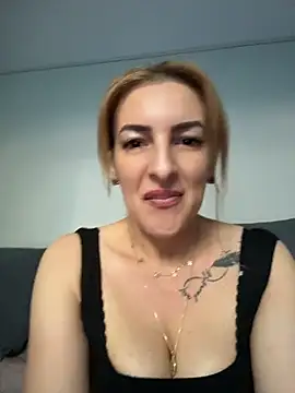 Snapshot of Hot-Milf4U chatting on 10, 6, 2026 Hot-Milf4U online show from 10, 6, 2026