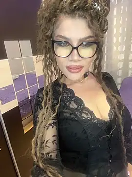 JessicaNichols  online show from 20, 5, 2026