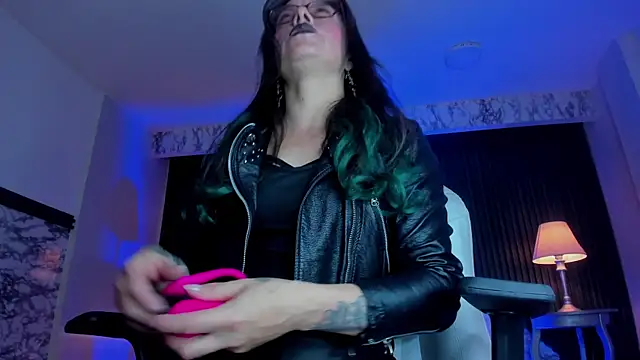 EvangelineJoness online show from 4, 6, 2026