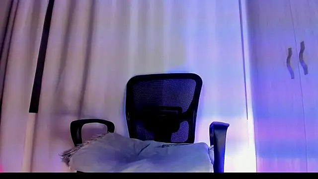  Kevin xxx online show from 25, 4, 2026