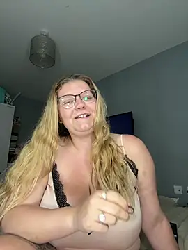 LucieLouBabe online show from 11, 6, 2026