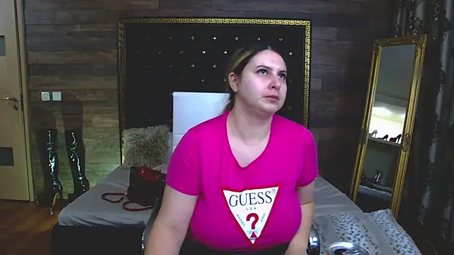 Snapshot of MiraHaze chatting on 6, 1, 2025 MiraHaze online show from 6, 1, 2025