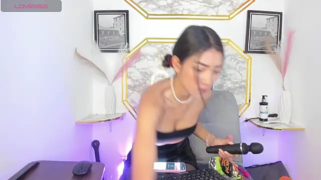 jaulyn 18   online show from 9, 6, 2026