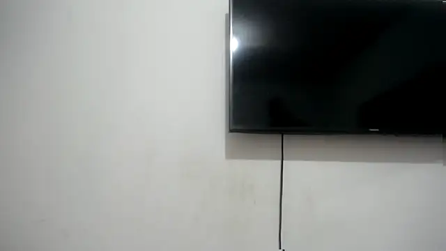 Snapshot of Fox_Loves chatting on 4, 7, 2026 Fox Loves online show from 4, 7, 2026