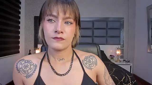 Snapshot of Mrs_Regina_clk chatting on 16, 6, 2026 Mrs Regina clk online show from 16, 6, 2026