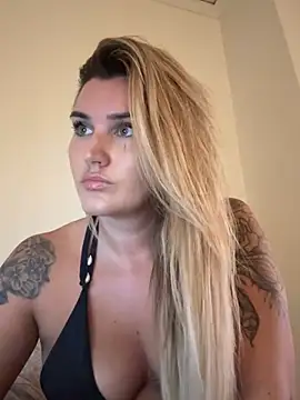 thebeachyblonde online show from 17, 7, 2026