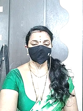 Snapshot of Leela_555 chatting on 29, 5, 2026 Leela 555 online show from 29, 5, 2026