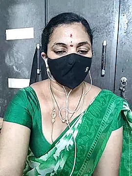 Snapshot of Leela_555 chatting on 18, 6, 2026 Leela 555 online show from 18, 6, 2026
