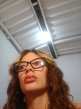 Snapshot of karenarango chatting on 10, 6, 2026 karenarango online show from 10, 6, 2026